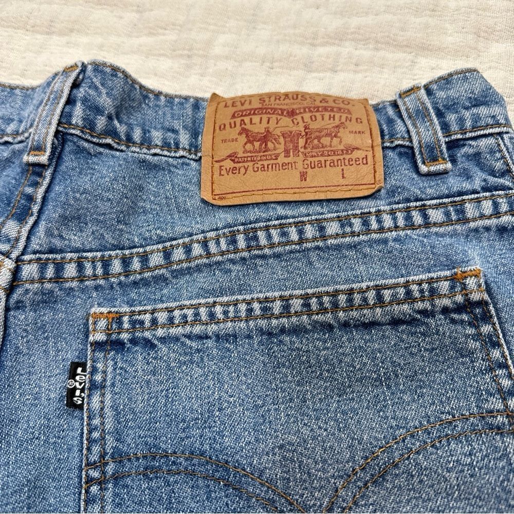 VTG Levis Shorts Womens 11 JR Blue Denim Retro 90s Mom Jean Jorts Black Tab - Picture 4 of 11